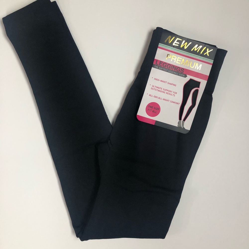 BLACK Fleece Lined Essential Legging - Picture 3 of 6